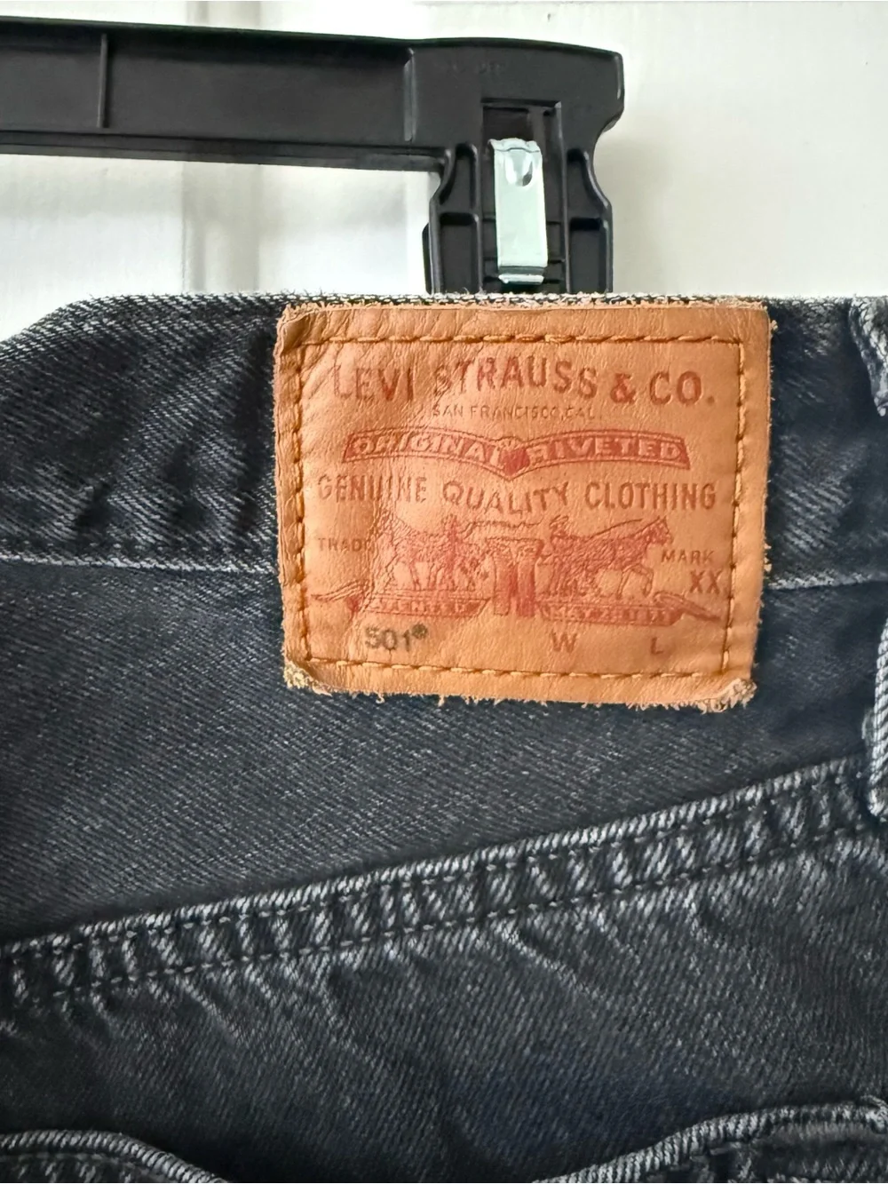 Levi’s 501 Mid-Thigh Denim Short in Black 28